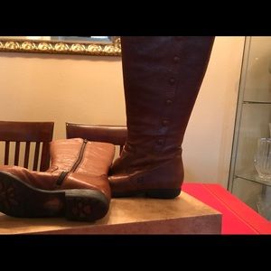 Barely used leather boots